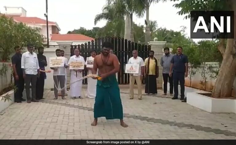 Video: BJP's Tamil Nadu Chief, K Annamalai, Whips Himself 6 Times
