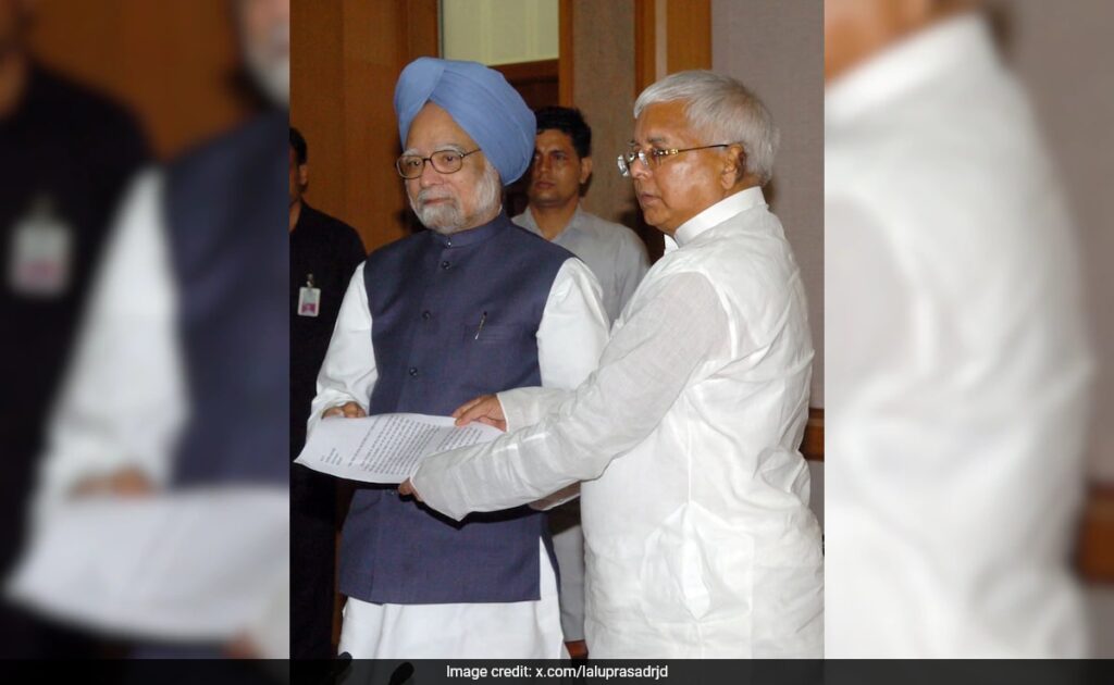 "He Used To Praise Me A Lot": Lalu Yadav Pays Tribute To Manmohan Singh