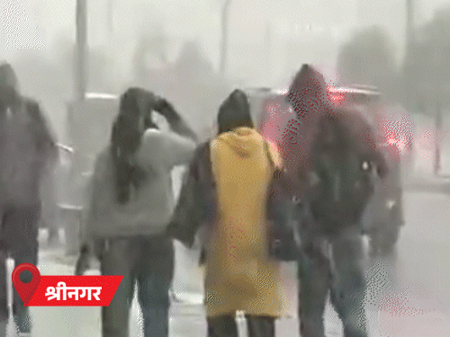 जम्मू-कश्मीर में बर्फबारी के कारण 5 फ्लाइट रद्द:लद्दाख के जोजिला दर्रे का टेंम्परेचर -25ºC, हिमाचल में स्नोफॉल का ऑरेंज अलर्ट; MP में ओले का अलर्ट