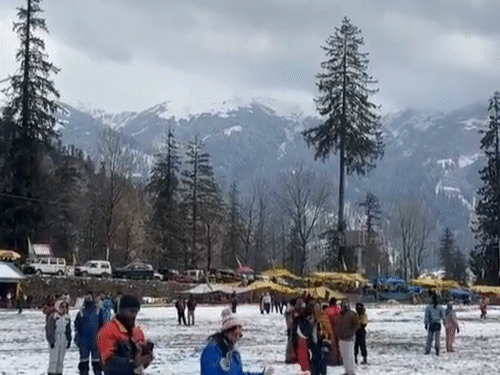 हिमाचल में हैवी स्नोफॉल का ऑरेंज अलर्ट:7 जिलों में होगी बर्फबारी, कल दोपहर बाद बदलेगा मौसम, बर्फ के बीच होगा न्यू-ईयर सेलिब्रेशन