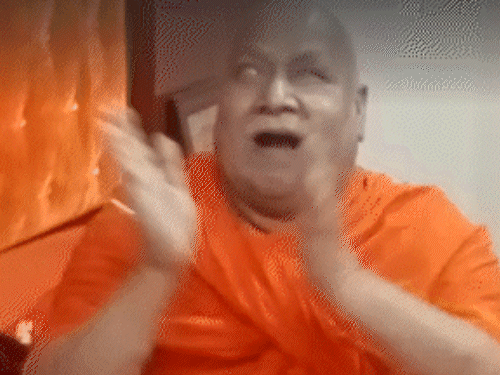 रामभद्राचार्य बोले- भागवत संघ के संचालक, हमारे नहीं:RSS प्रमुख बोले थे- लोगों को लगता है राममंदिर जैसे मुद्दे उठाकर हिंदुओं के नेता बन सकते हैं
