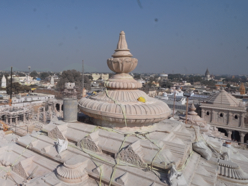 राम मंदिर के ऊपर उड़ नहीं पाएंगे हवाई जहाज:एविएशन सेफ्टी के लिए बनेगा टॉवर; बिजली से बचाने के लिए लग रहे कॉपर वायर