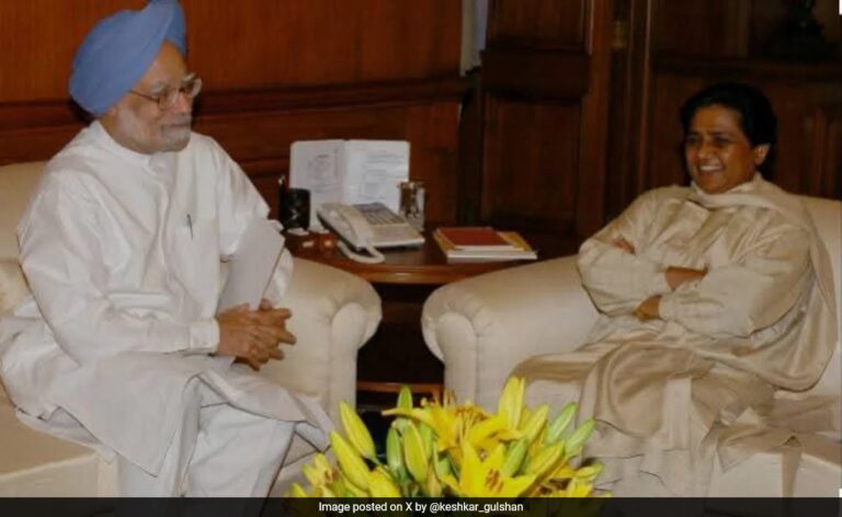 Manmohan Singh Made "Special Contribution" In Improving Economy: Mayawati