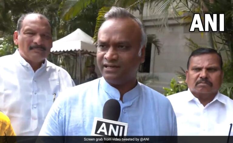 BJP Vs Congress in Karnataka Over Contractor's Suicide