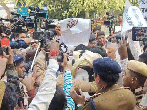 भाकपा माले विधायक बोले- 17वीं BPSC PT रद्द हो:कौन सी परीक्षा कैंसिल करनी है ये तक नहीं पता था, राजभवन मार्च करने निकले थे