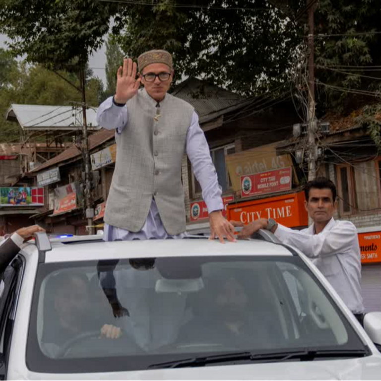 CM उमर के लिए ₹3 करोड़ की कारें खरीदी जाएंगी:पूर्व मेयर बोले- विधायकों को सैलरी नहीं मिल रही, इनकी राजशाही कम नहीं हो रही