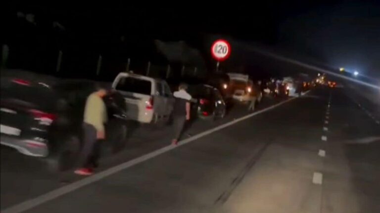 Over 20 Vehicles Punctured On Mumbai-Nagpur Highway, Commuters Stranded
