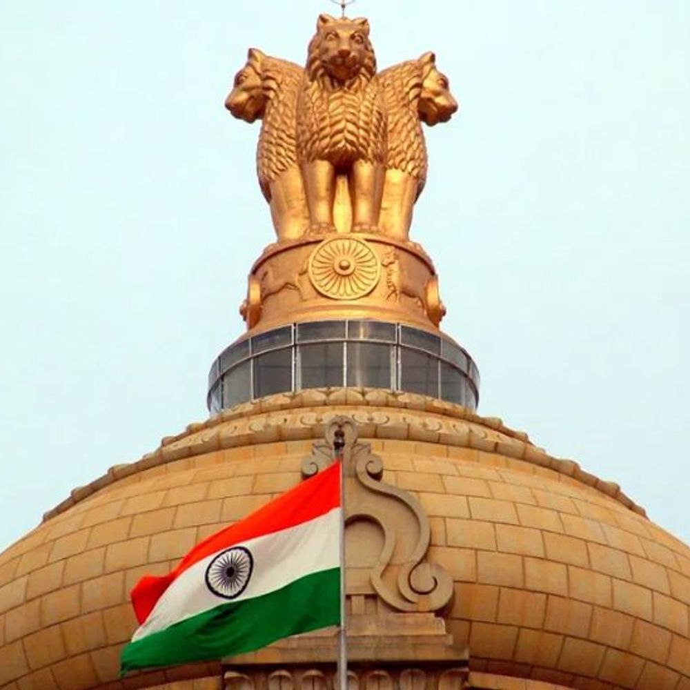 राष्ट्रीय प्रतीकों के गलत इस्तेमाल पर ₹5लाख का जुर्माना:कानून में बदलाव का प्रस्ताव; अभी 2 एक्ट लागू हैं, इन्हें मिलाकर एक करने का विचार