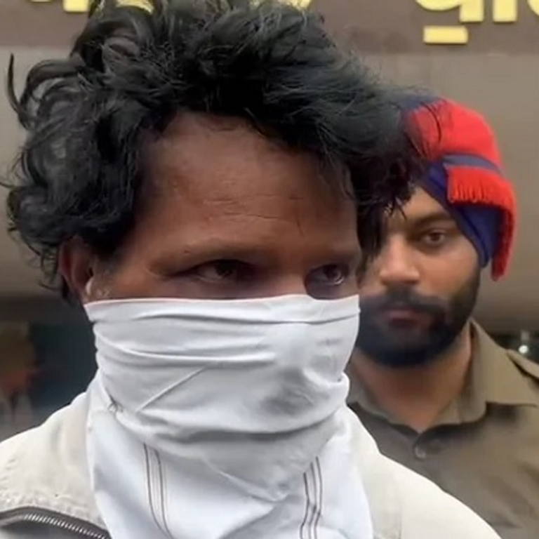 पंजाब में 11 मर्डर करने वाला सीरियल ​​​​​​​किलर काबू:पैर छूकर माफी मांगता था; पीठ पर लिख देता धोखेबाज, लोगों से लेता था लिफ्ट