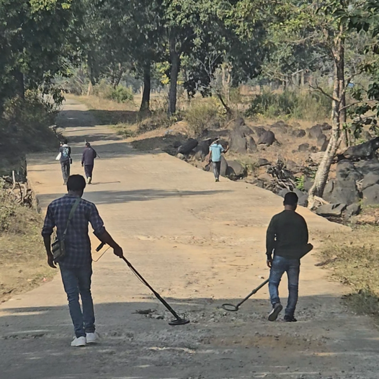 सुकमा-बीजापुर बॉर्डर में मुठभेड़...3 नक्सली ढेर:DRG, STF और कोबरा की टीम ने माओवादियों को घेरा; सर्चिंग ऑपरेशन जारी