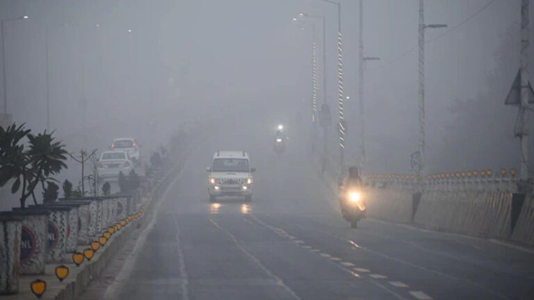 Dense Fog Continues To Blanket Delhi, Over 100 Flights, 27 Trains Delayed