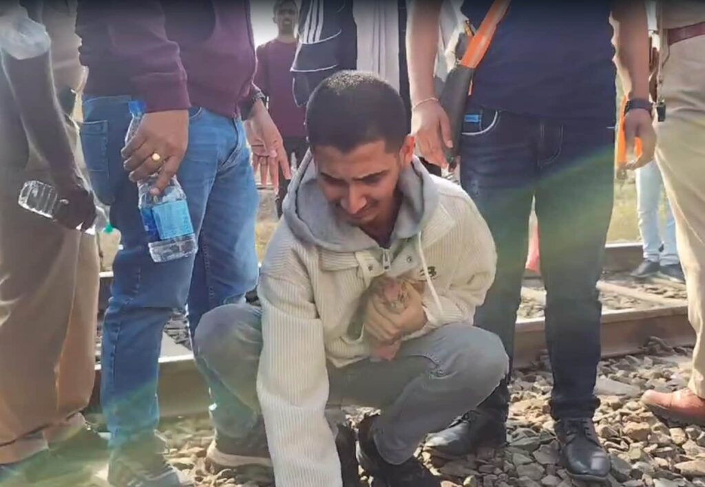 Jalgaon Rail Horror: Photo At Train Station Is Son's Last Memory Of Mother