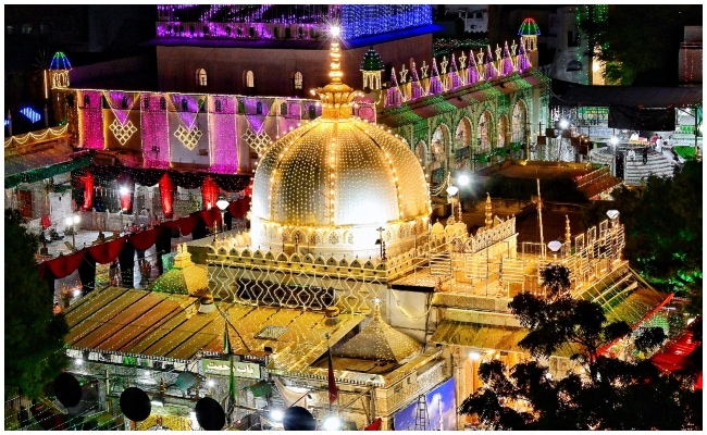 "Sabka Samman": Ajmer Dargah Official Welcomes 'Chadar' Sent By PM Modi