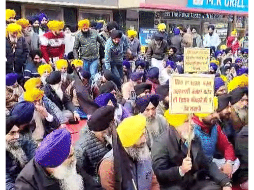 पंजाब में नहीं दिखाई गई फिल्म 'इमरजेंसी':PVR ने 80 थिएटरों में शो रोके; कंगना रनोट बोलीं- यह कला और कलाकार का उत्पीड़न