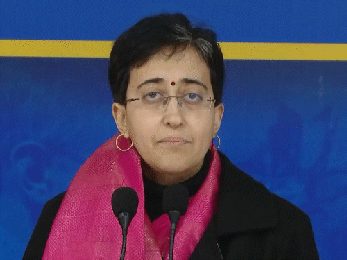 आतिशी बोलीं-3 महीने में दूसरी बार CM आवास से निकाला:PWD का जवाब- आतिशी कभी CM हाउस में रहने नहीं आईं, इसलिए आवंटन रद्द हुआ