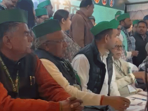RJD में अब लालू जैसी पावर तेजस्वी को:पार्टी में सिंबल से लेकर उम्मीदवार तक तय करेंगे; लालू बोले- चुनावी बिगुल बज चुका है