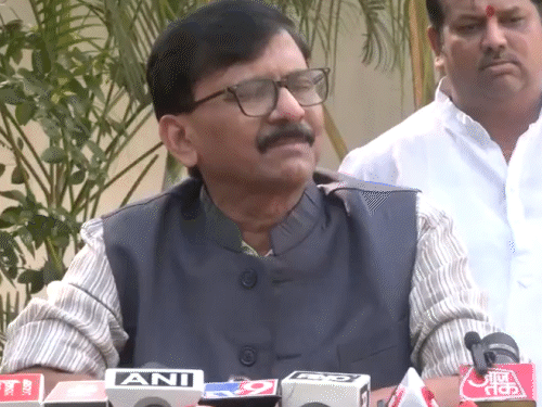 राउत का दावा- महाराष्ट्र को जल्द तीसरा डिप्टी CM मिलेगा:कहा- शिंदे से उनके पार्टी के नेता नाराज, उद्योग मंत्री के समर्थन में 20 विधायक