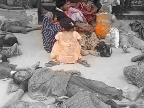 DM-SP बताएं हाथरस भगदड़ में 121 मौतों का जिम्मेदार कौन?:हाईकोर्ट बोला- आपको जिम्मेदार क्यों न माना जाए, कोर्ट में आकर बताएं