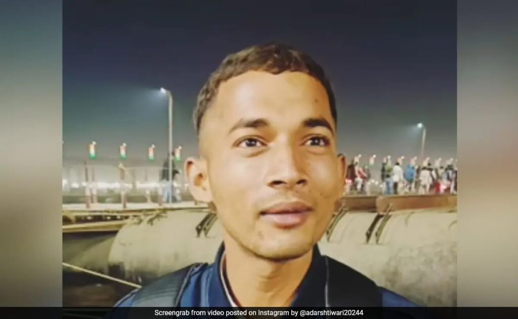 Man Earns Rs 40,000 By Selling 'Datun' At Maha Kumbh Mela, Credits Girlfriend