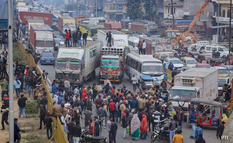 Over 50% Truck Drivers In India Have Compromised Vision, Says IIT Report