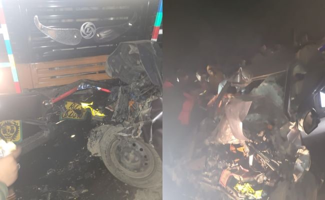 4 Dead, 2 Injured As Car Collides With Truck In Uttar Pradesh