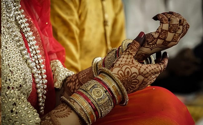 Bride Takes Bathroom Break, Runs Away With Cash, Jewellery Mid-Wedding In UP