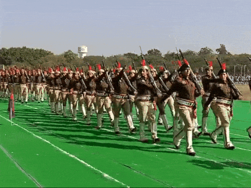 हरियाणा में 76वां गणतंत्र दिवस, स्कूलों में कल छुट्‌टी:CM बोले- 2 लाख सरकारी नौकरी देंगे; अधिकारी मंत्री का माइक चालू करना भूले