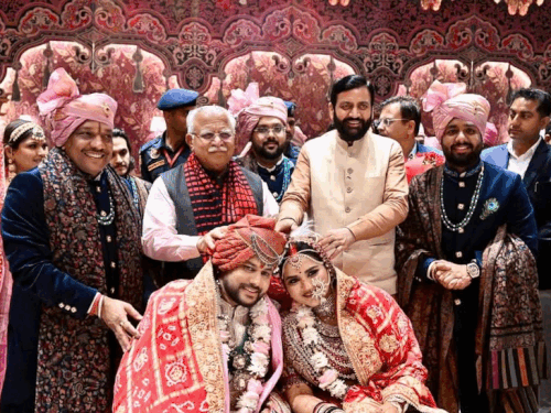 गोपाल कांडा के भतीजे की शादी में नाचे रणवीर सिंह:दूल्हा-दुल्हन को भी स्टेज पर डांस कराया; CM सैनी, केंद्रीय मंत्री खट्‌टर भी पहुंचे
