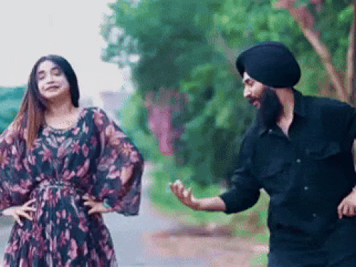 जालंधर के कुल्हड़-पिज्जा कपल ने छोड़ा भारत:धमकियां मिलने के बाद बेटे के साथ ब्रिटेन गए; पुलिस ने मुहैया करवाई थी सुरक्षा