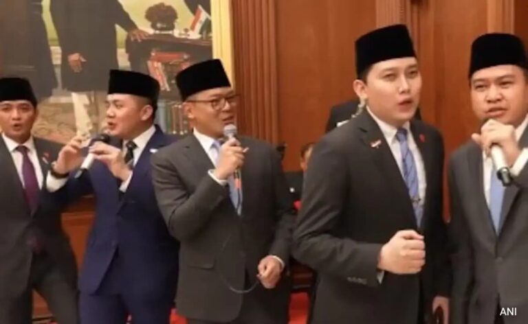 Watch: Indonesia Delegation Sings 'Kuch Kuch Hota Hai' At President's Banquet