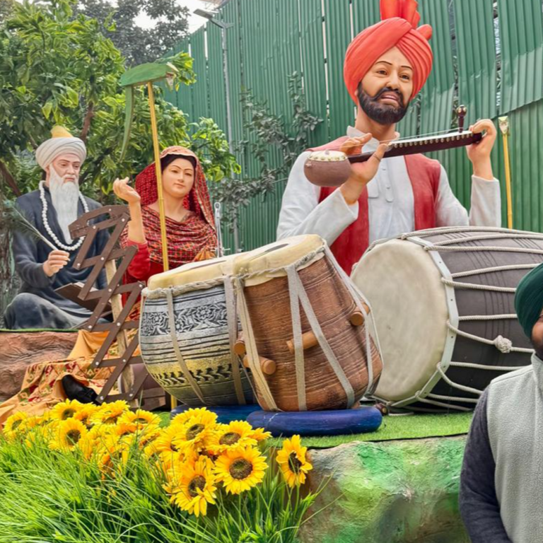 पंजाब की झांकी 21 दिन में तैयार हुई:4 हिस्सों में दिखेगी राज्य की विरासत, बाबा शेख फरीद को है समर्पित
