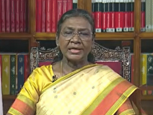 गणतंत्र दिवस की पूर्व संध्या पर राष्ट्रपति का संबोधन:कहा- हमारा संविधान जीवंत दस्तावेज, यह हमारी सामूहिक अस्मिता का मूल आधार