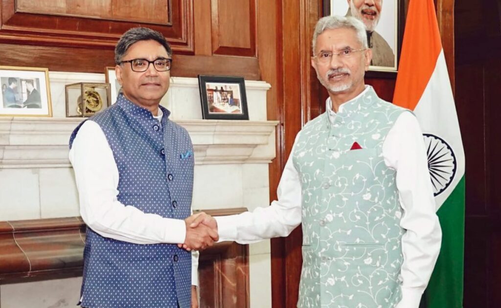 Foreign Minister Engages US, Foreign Secretary, China: India's Balancing Act