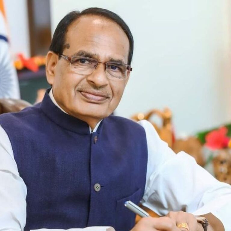 शिवराज बोले- केजरीवाल ने किसान भाइयों को धोखा दिया:10 साल अपना रोना रोए; आतिशी बोलीं- ये दाउद के अहिंसा पर प्रवचन देने जैसा