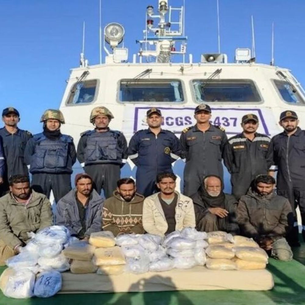 मुंबई- 8 पाकिस्तानियों को 20 साल जेल की सजा मिली:₹2-2 लाख का जुर्माना भी लगाया गया; सभी ड्रग्स की तस्करी करते पकड़ाए थे