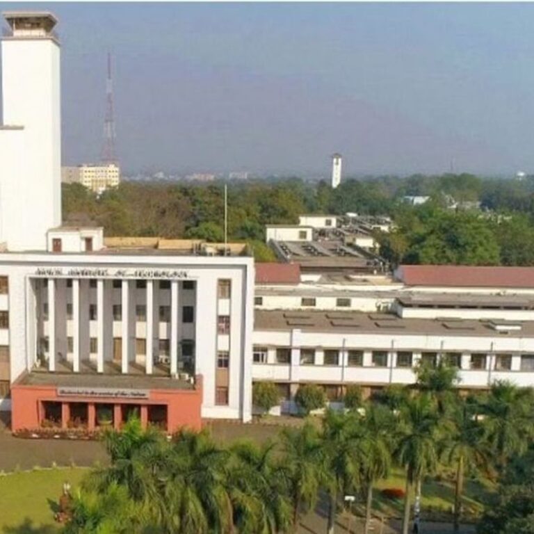 IIT खड़गपुर के हॉस्टल में स्टूडेंट फंदे से लटका मिला:खाना लेकर मिलने आए माता-पिता ने कमरे में बेटे को लटका पाया, कैंपस का टॉपर था