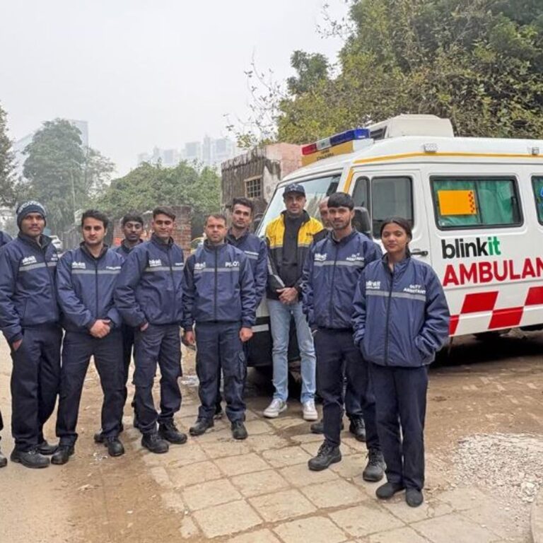 ब्लिंकिट एम्बुलेंस सर्विस, केंद्रीय मंत्री बोले-कानून का पालन करना होगा:2 जनवरी को गुरुग्राम से शुरुआत हुई; 10 मिनट में मरीज तक पहुंचने का दावा