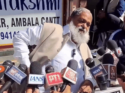 अनिल विज बोले- शोकॉज नोटिस लीक किया:2 लोगों का कम्युनिकेशन था; BJP को 8 पन्नों का जवाब भेजकर कागज के टुकड़े किए