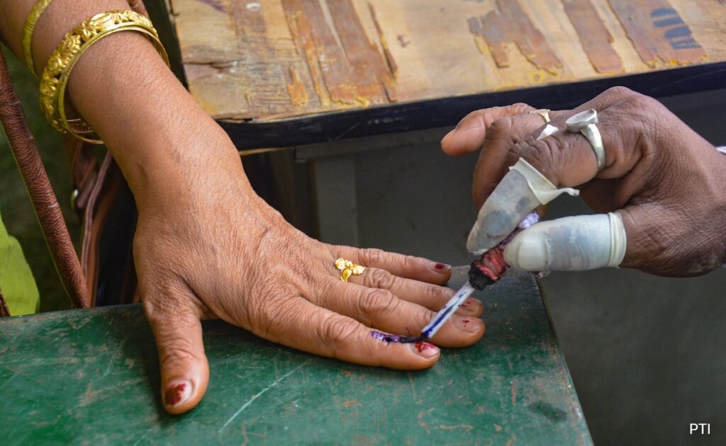 Delhi Police Warns Against Recording Social Media "Reels" At Polling Booths