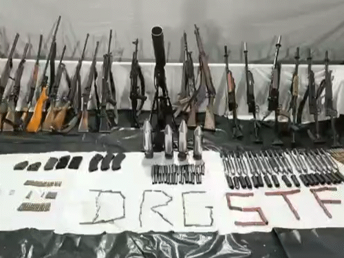 छत्तीसगढ़ में मुठभेड़..31 नक्सलियों की डेडबॉडी रिकवर:2 जवान शहीद, 2 घायल; बीजापुर में इंद्रावती नेशनल पार्क एरिया में एनकाउंटर