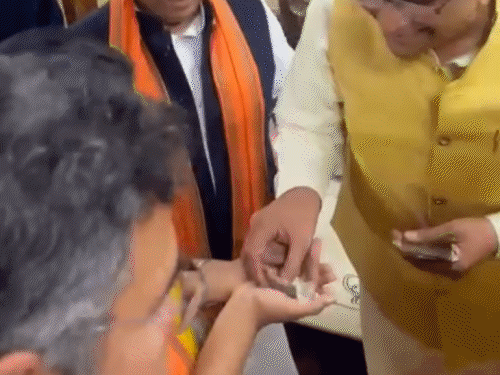 जींद की रेखा गुप्ता होंगी दिल्ली की मुख्यमंत्री:धनखड़ ने शगुन दिया; कॉलेज टाइम में RSS से जुड़ीं, पिता बैंक मैनेजर-दादा आढ़ती रहे