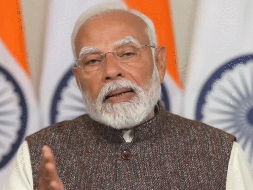 मोदी बोले- ये आम आदमी का बजट है:इससे देश के नागरिकों की जेब भरेगी; राहुल गांधी बोले- बुलेट इंजरी पर बैंड-ऐड जैसा बजट