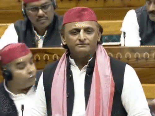 अखिलेश ने संसद में पूछा- महाकुंभ की लाशें कहां फेंकी:योगी ने कहा- खड़गे और सपा अध्यक्ष की गिद्ध जैसी दृष्टि, पहले दिन से दुष्प्रचार कर रहे