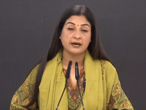 दिल्ली चुनाव अपडेट्स:अलका लांबा बोलीं- भाजपा प्रत्याशी हरीश खुराना ने पूर्व विधायक की मां को गाली दी, वीडियो वायरल