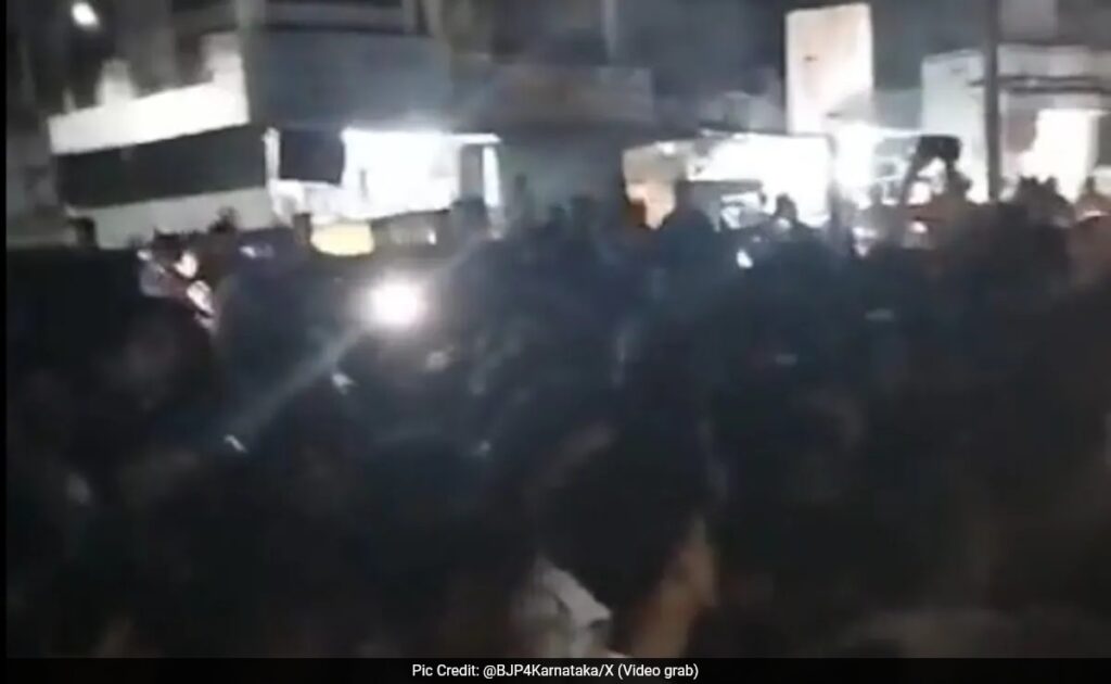 7 Cops Injured As Mob Attacks Mysore Police Station Over Derogatory Posts