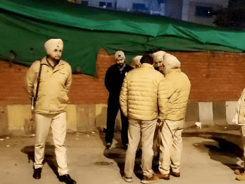 अमृतसर में पुलिस चौकी में ब्लास्ट:एक साल से बंद पड़ी थी, आतंकी हमले का शक, सीपी बोले- ग्रेनेड हमला नहीं