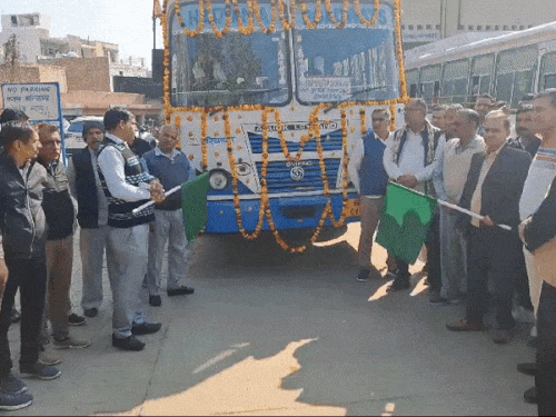 हरियाणा के 22 जिलों से प्रयागराज के लिए बसें रवाना:25 फरवरी तक महाकुंभ के लिए सेवा, सिरसा से 8 तो रोहतक से 3 यात्री चढ़े