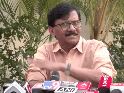 राउत बोले- शिंदे ने CM हाउस में काला जादू किया:इसलिए फडणवीस वहां शिफ्ट नहीं हुए; फडणवीस बोले- बेटी के बोर्ड एग्जाम के बाद रहने जाएंगे