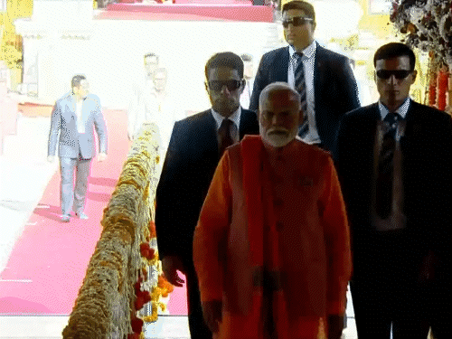 पीएम मोदी जामनगर से सोमनाथ पहुंचे:प्रथम ज्योतिर्लिंग की पूजा की, सोमवार सुबह 'गिर' फॉरेस्ट की सफारी करेंगे