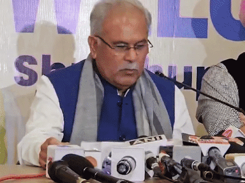 रेड के बाद बोले बघेल-33 लाख रुपए ले गई ED:मंतूराम केस की पेनड्राइव, कुछ दस्तावेज भी ले गए; कल कांग्रेस का प्रदेशभर में प्रदर्शन